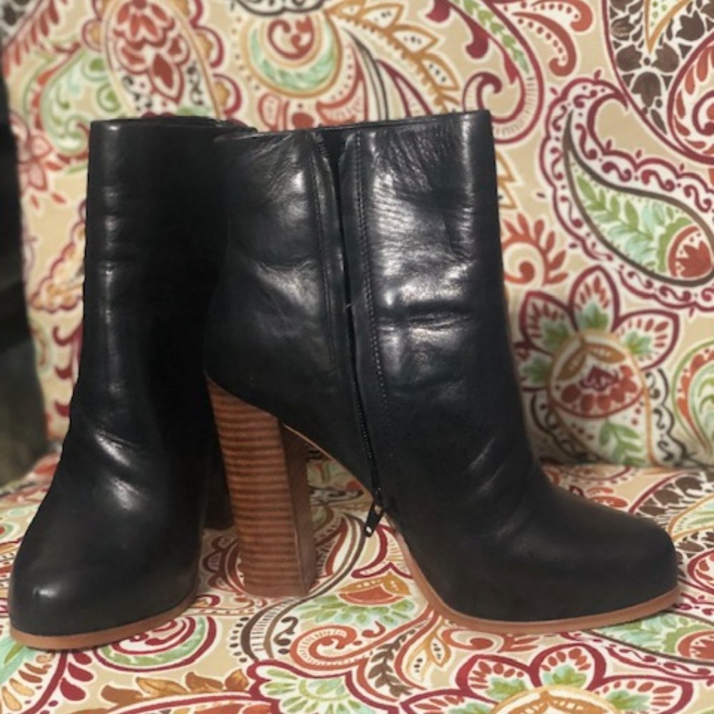 Like New Aldo Leather Booties